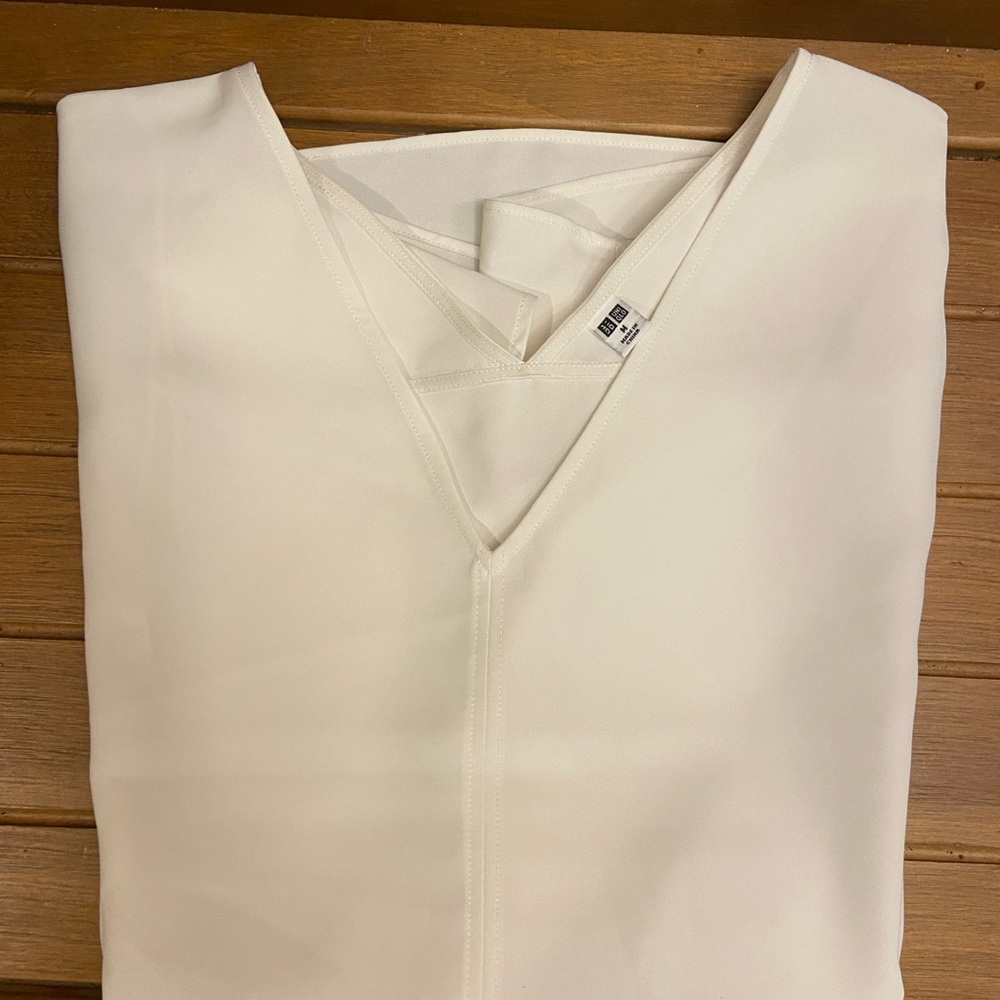 Uniqlo White/Cream V-Neck Blouse